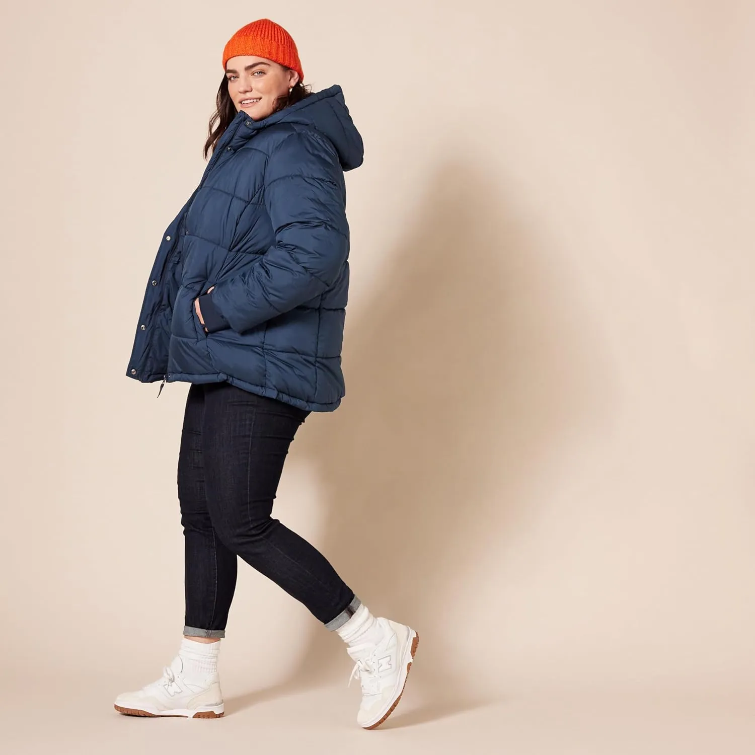Amazon Essentials Women's Heavyweight Quilted Long-Sleeve Hooded Puffer Coat (Available in Plus Size)