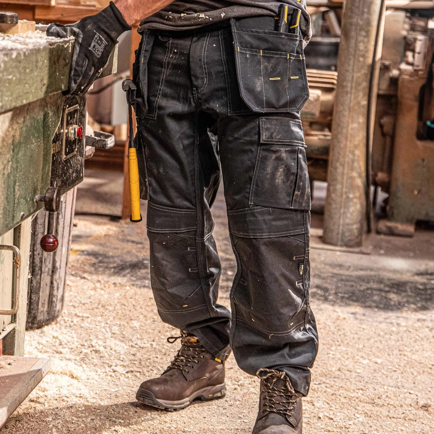 DEWALT Protradesman Men's Loose Fit, Holster Pocket, Cottonpoly Stretch Work Pants