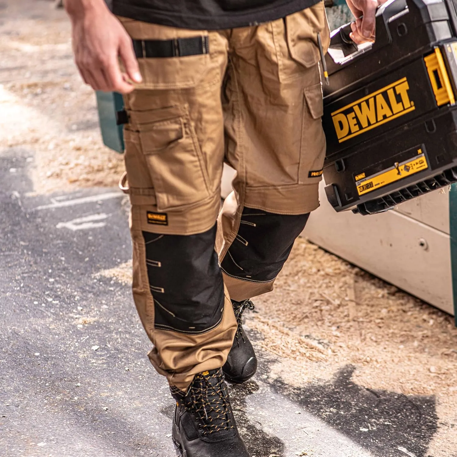 DEWALT Protradesman Men's Loose Fit, Holster Pocket, Cottonpoly Stretch Work Pants