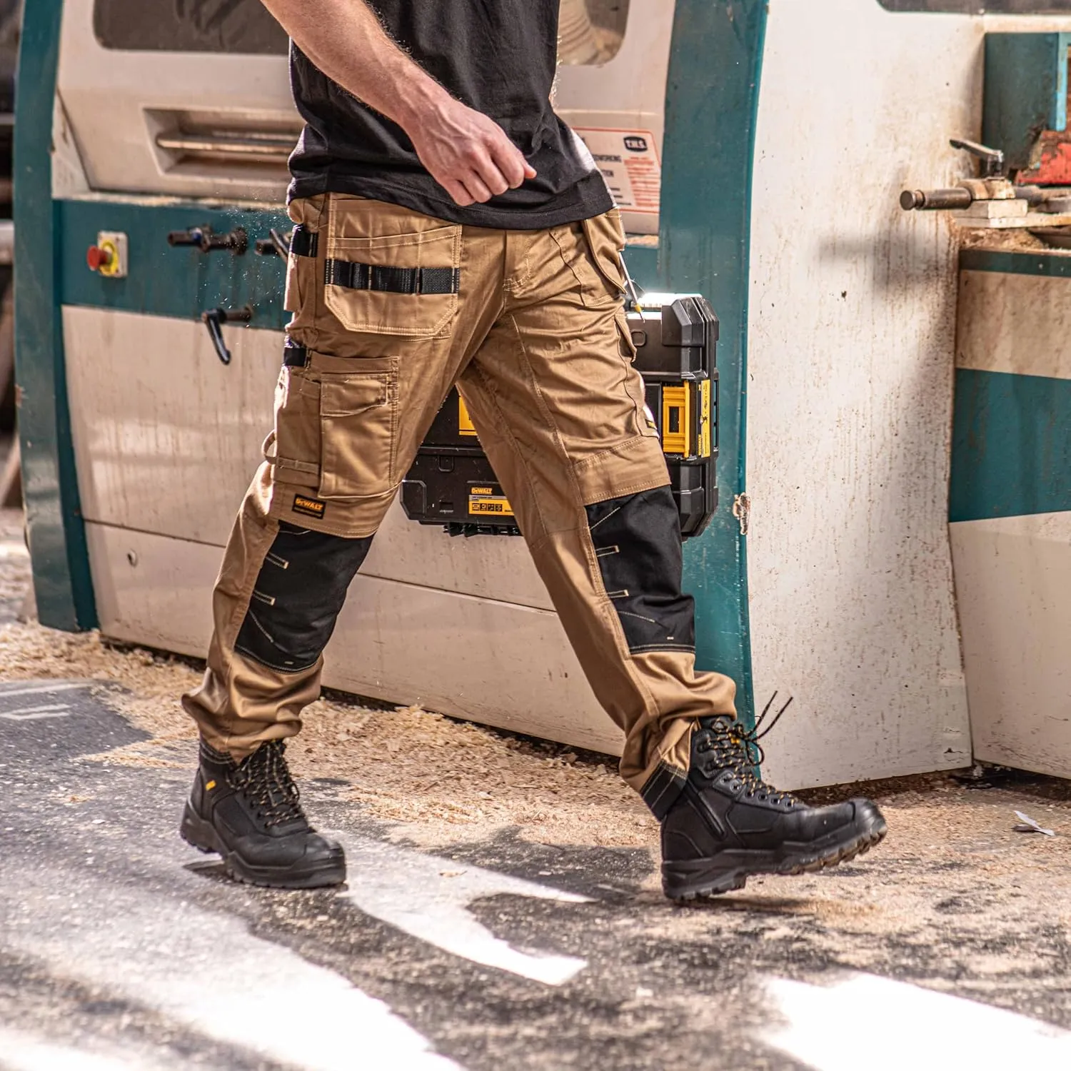DEWALT Protradesman Men's Loose Fit, Holster Pocket, Cottonpoly Stretch Work Pants