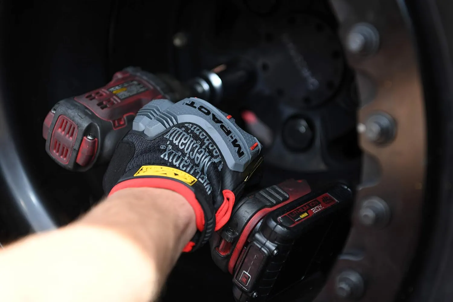 Mechanix Wear: M-Pact Work Gloves with Secure Fit, Work Gloves with Impact Protection and Vibration Absorption, Safety Gloves for Men (Black/Red, XX-Large)