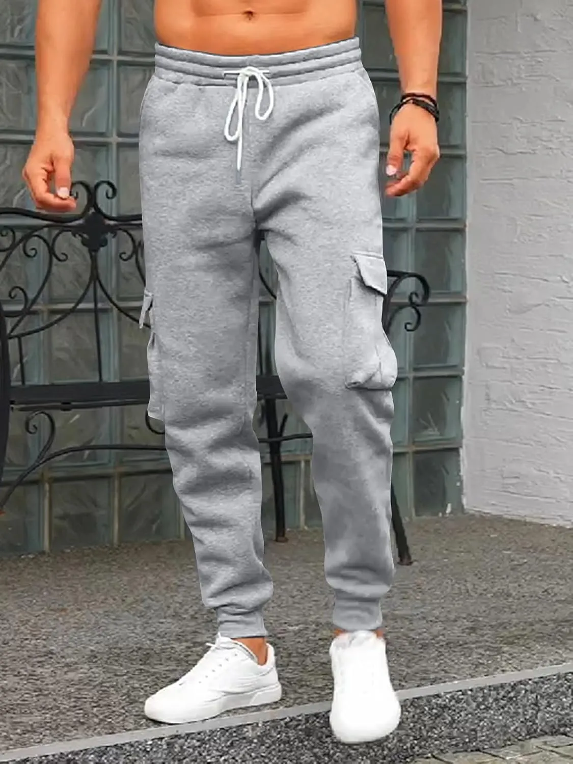 Mens Fleece Cargo Sweatpants Heavyweight Elastic Waist Pants with Pockets Baggy Drawstring Jogger Pants