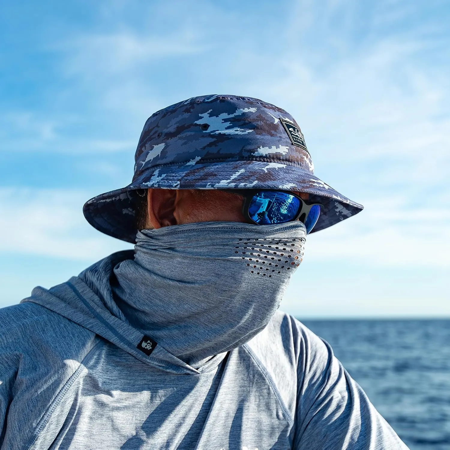 Salt Life Men's Salty State Performance Lightweight Hoodie