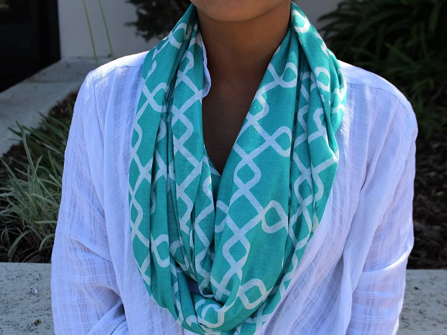 Women Chain Link Pattern Infinity Scarf Wrap Scarf with White Zipper Pocket, Infinity Scarves