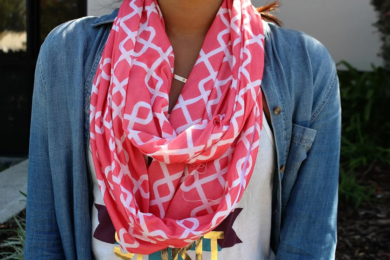 Women Chain Link Pattern Infinity Scarf Wrap Scarf with White Zipper Pocket, Infinity Scarves